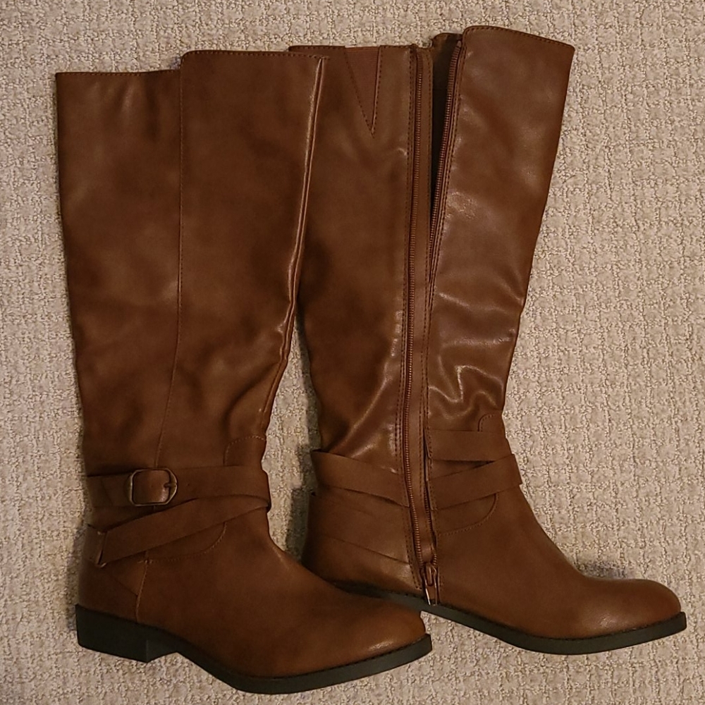 Brown Style and Co. Boots. Great condition